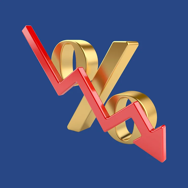 Golden percentage symbol with a red descending arrow against a blue background, symbolizing a decrease in interest rates or financial decline.